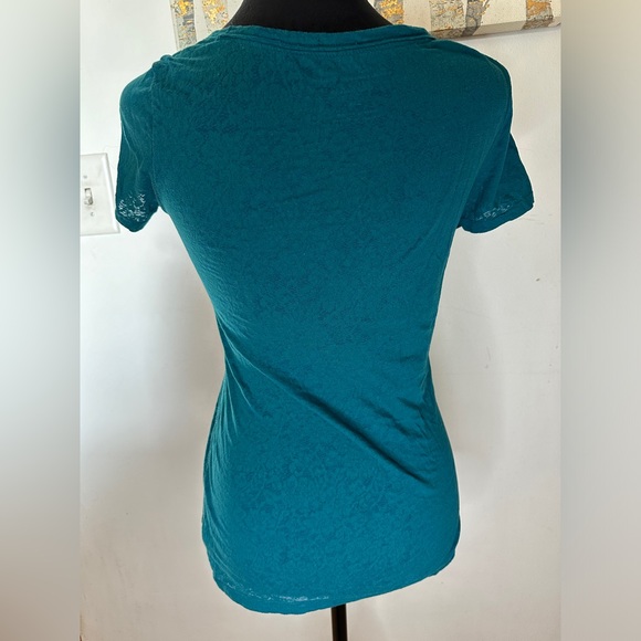 American Eagle Outfitters “Bright & Beautiful” Teal V-Neck Shirt Size Small - Picture 3 of 6